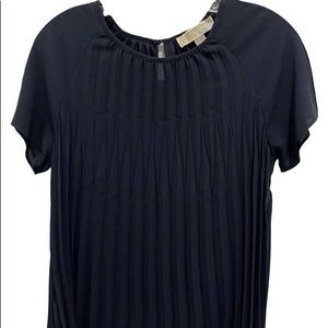 MICHAEL, MICHAEL KORS Navy Blue Pleated Blouse Short Flutter Sleeve Size 4